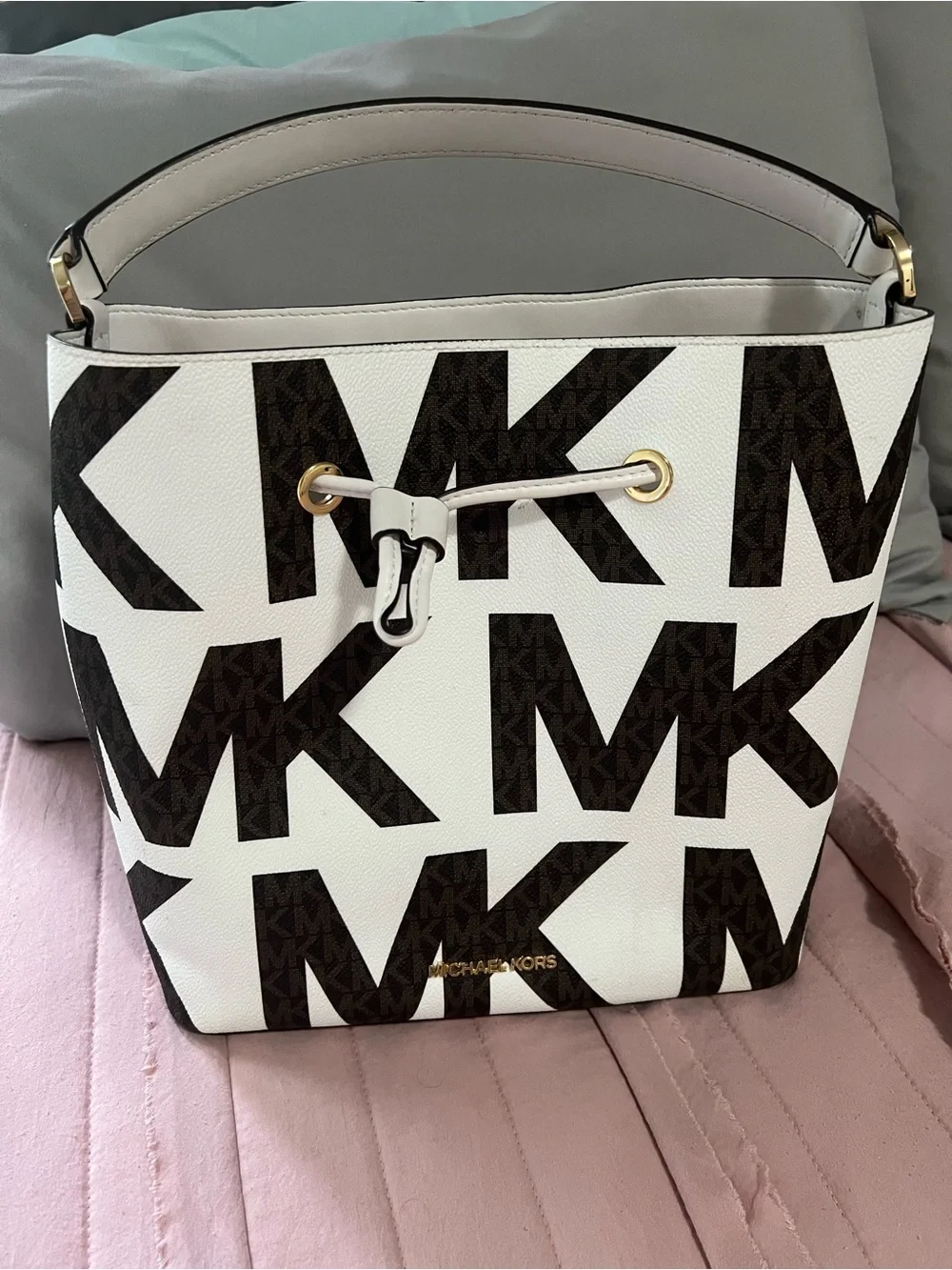 Michael Kors Suri Bucket Bag